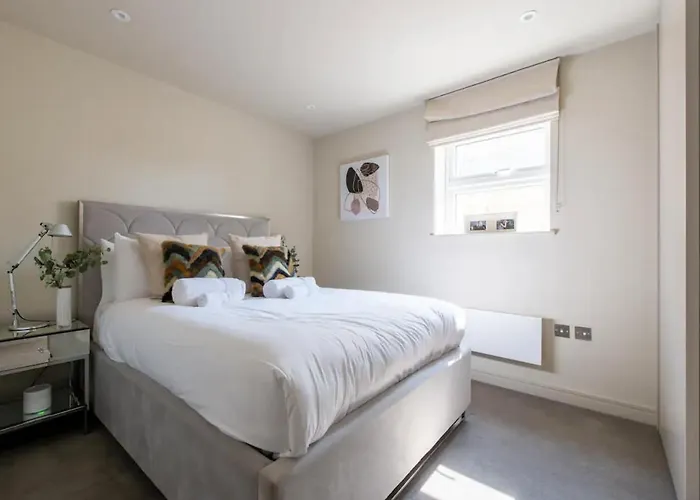 2Bd, 2Ba Urban Oasis Chcl F4