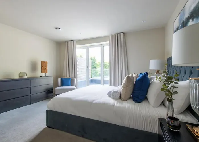 2Bd, 2Ba Urban Oasis Chcl F4