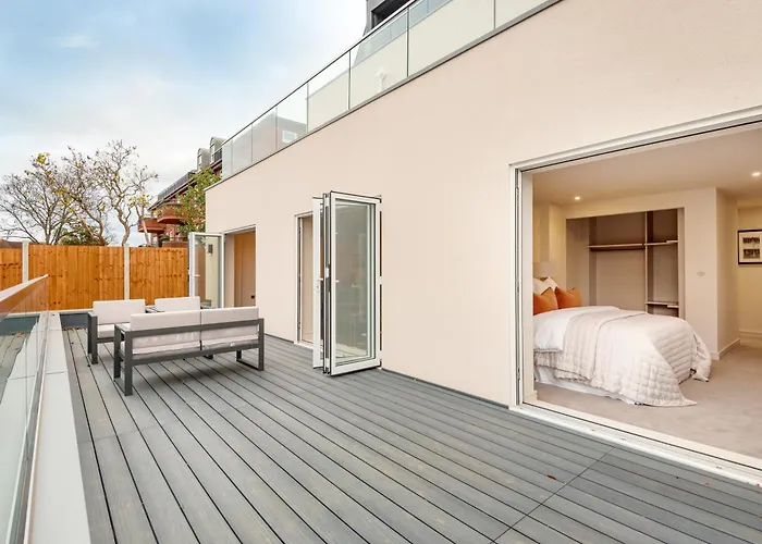2Bd, 2Ba Urban Oasis Chcl F4