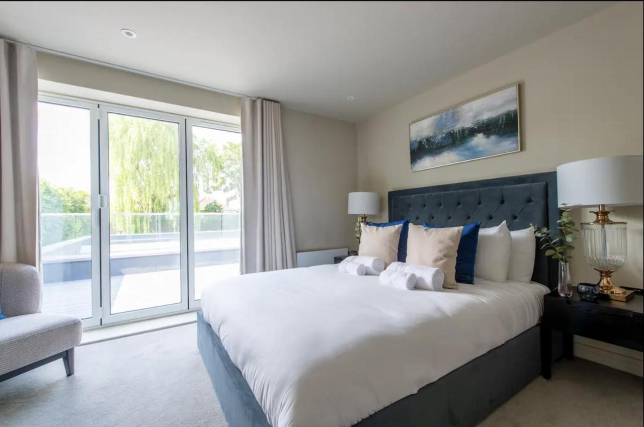 2bd, 2ba Urban Oasis Chcl F4 Apartment Chigwell