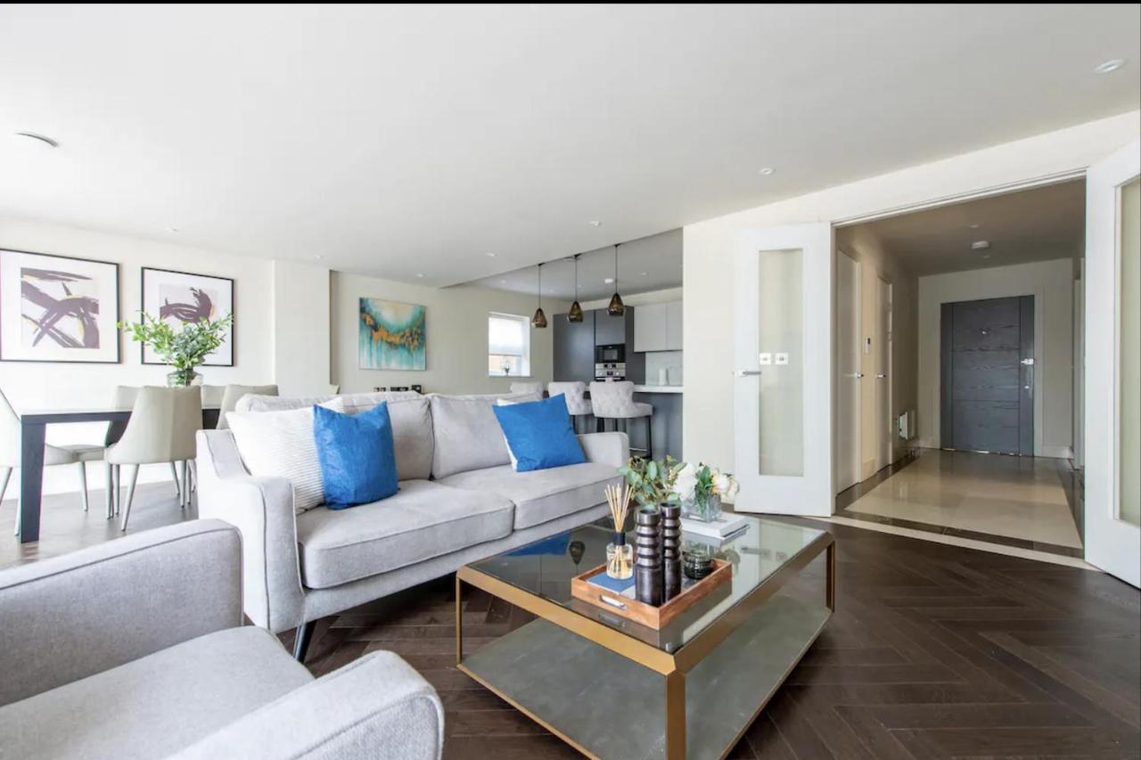 Apartment 2bd, 2ba Urban Oasis Chcl F4 *